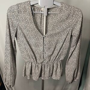 Sienna Sky Flowy Top Size XS‎